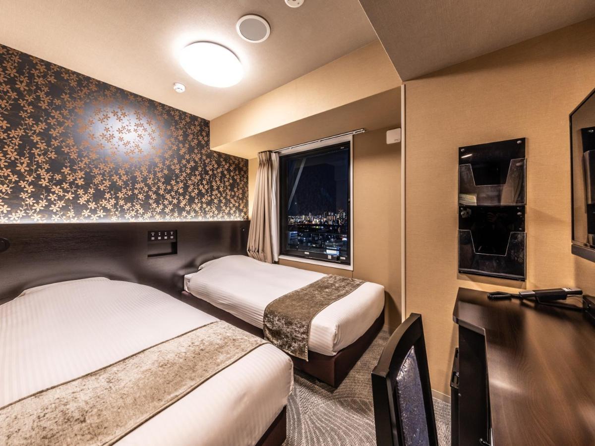 Apa Hotel Shin Osaka Eki Tower Buitenkant foto