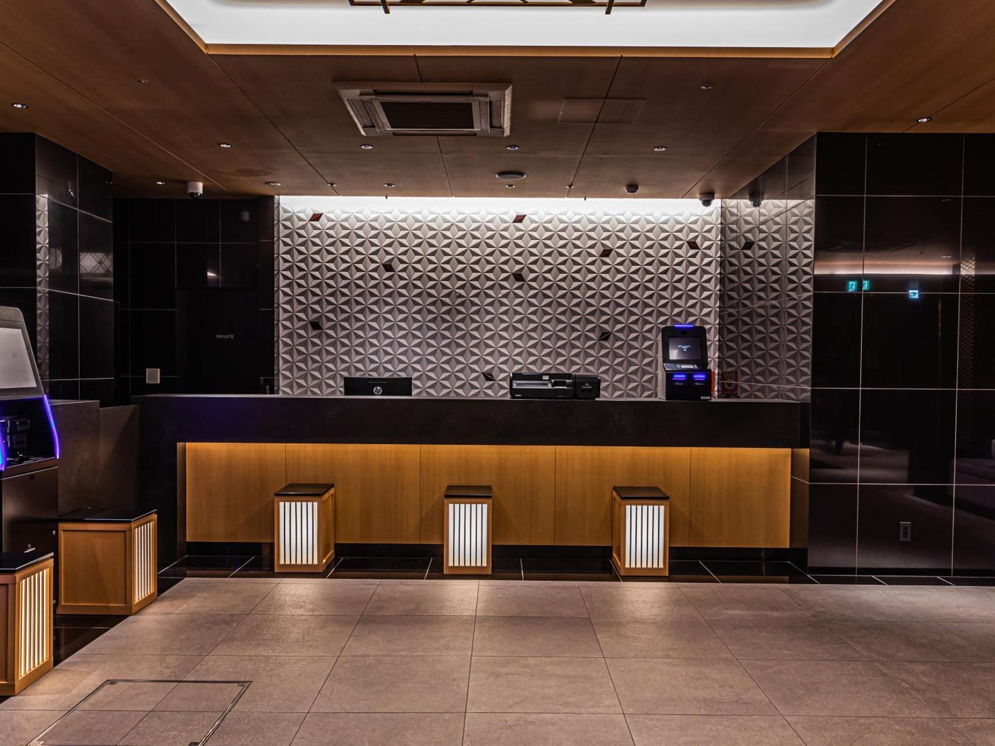 Apa Hotel Shin Osaka Eki Tower Buitenkant foto